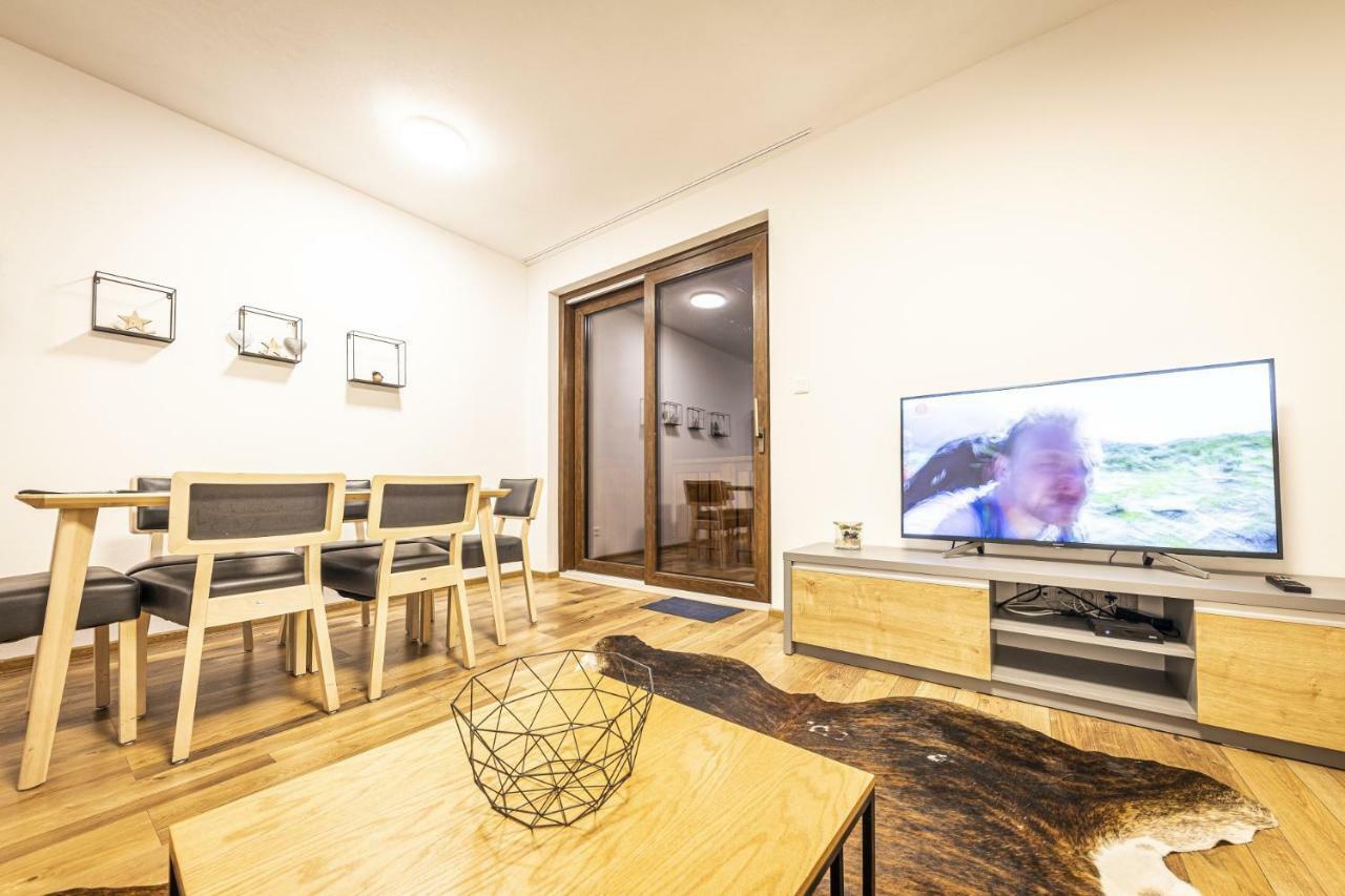 Apartmanovy Dom Poludnica - Chopok Juh Tale Eksteriør billede